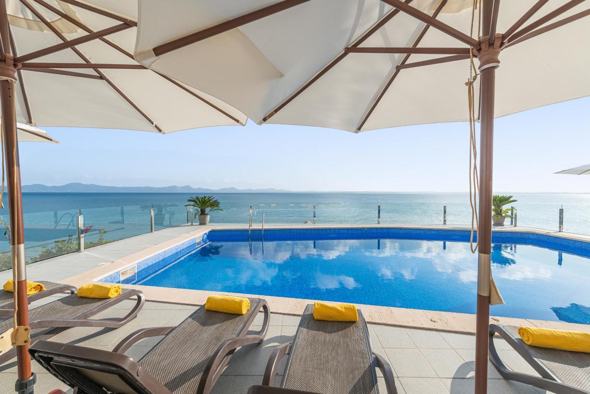 Villa President, Con Piscina Privada Alcanada