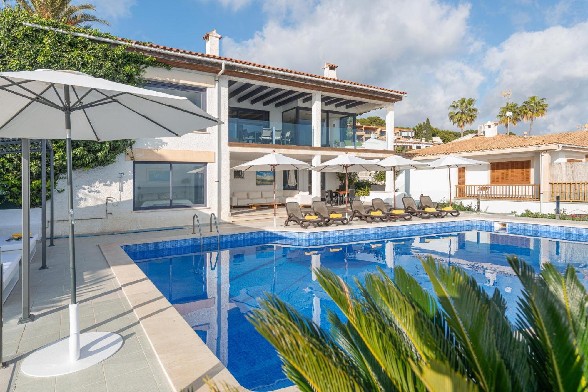 Villa President, Con Piscina Privada Alcanada